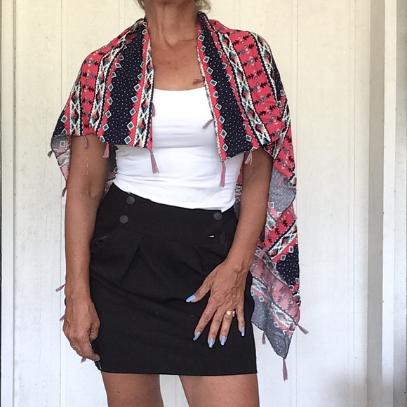 VIBRANT BOHO SQUARE FRINGED SCARF - Picture 3 of 4